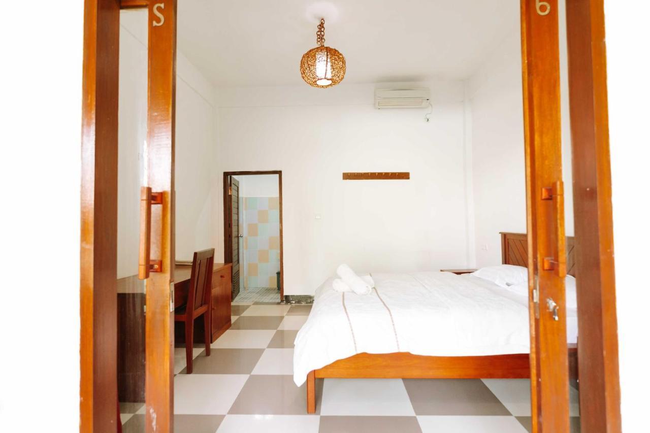 Dream Cowork Hotel Kuta  Экстерьер фото