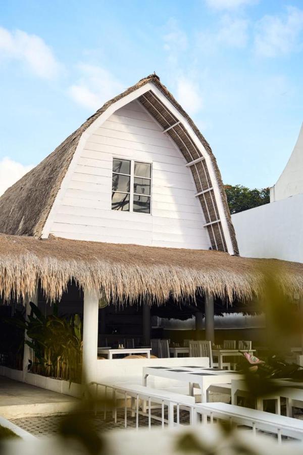Dream Cowork Hotel Kuta  Экстерьер фото