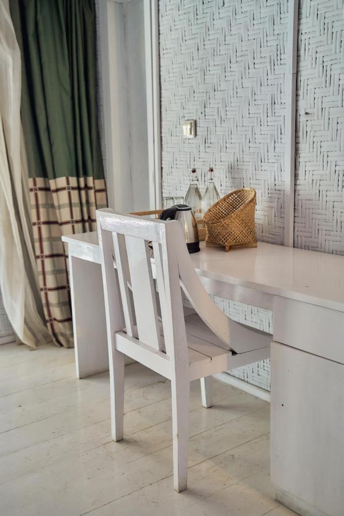 Dream Cowork Hotel Kuta  Экстерьер фото