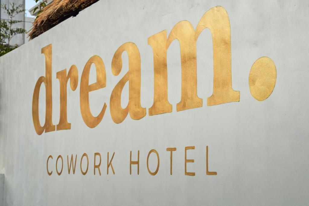 Dream Cowork Hotel Kuta  Экстерьер фото